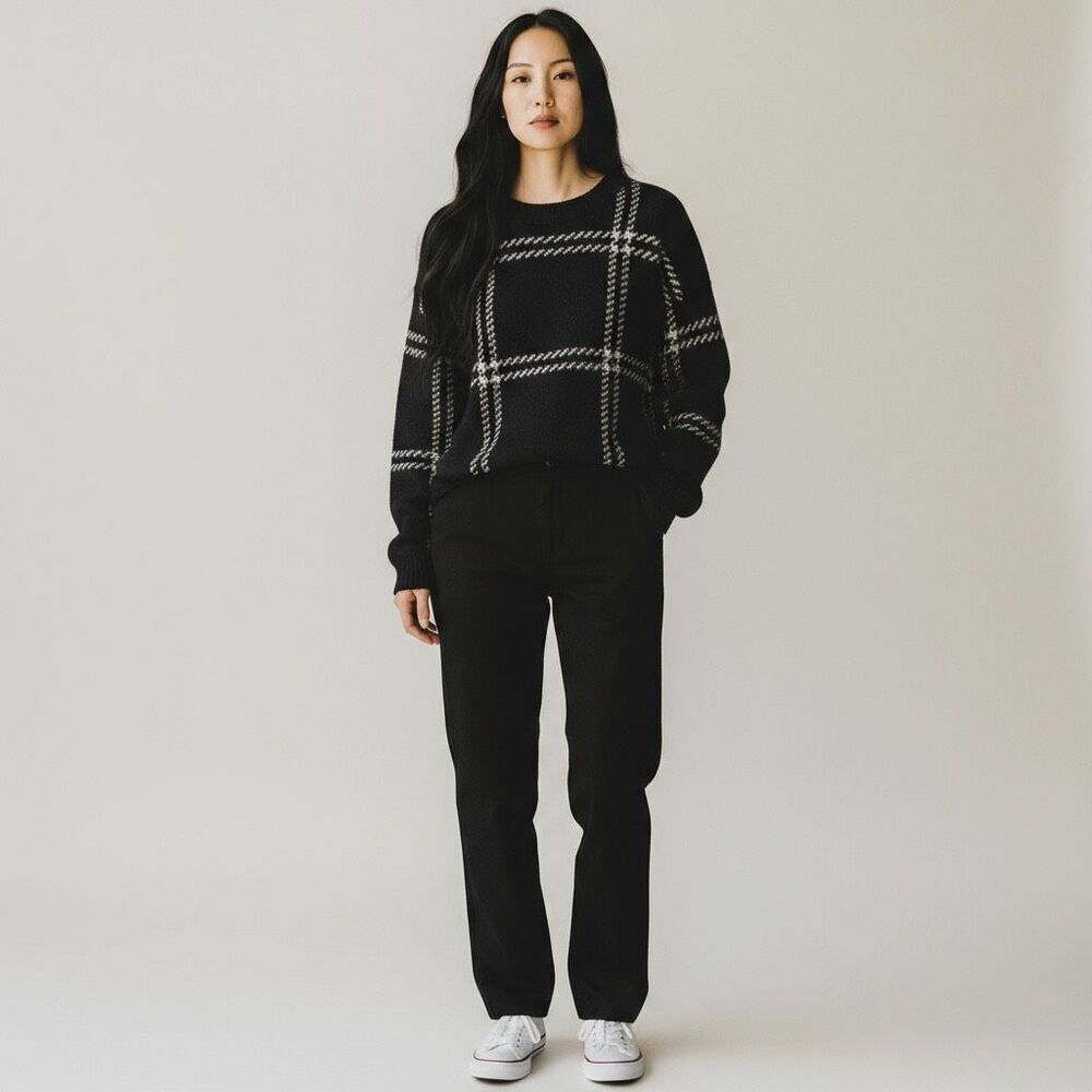 SHEIN Black and White Crew Neck Sweater with Modern Plaid Design size XL